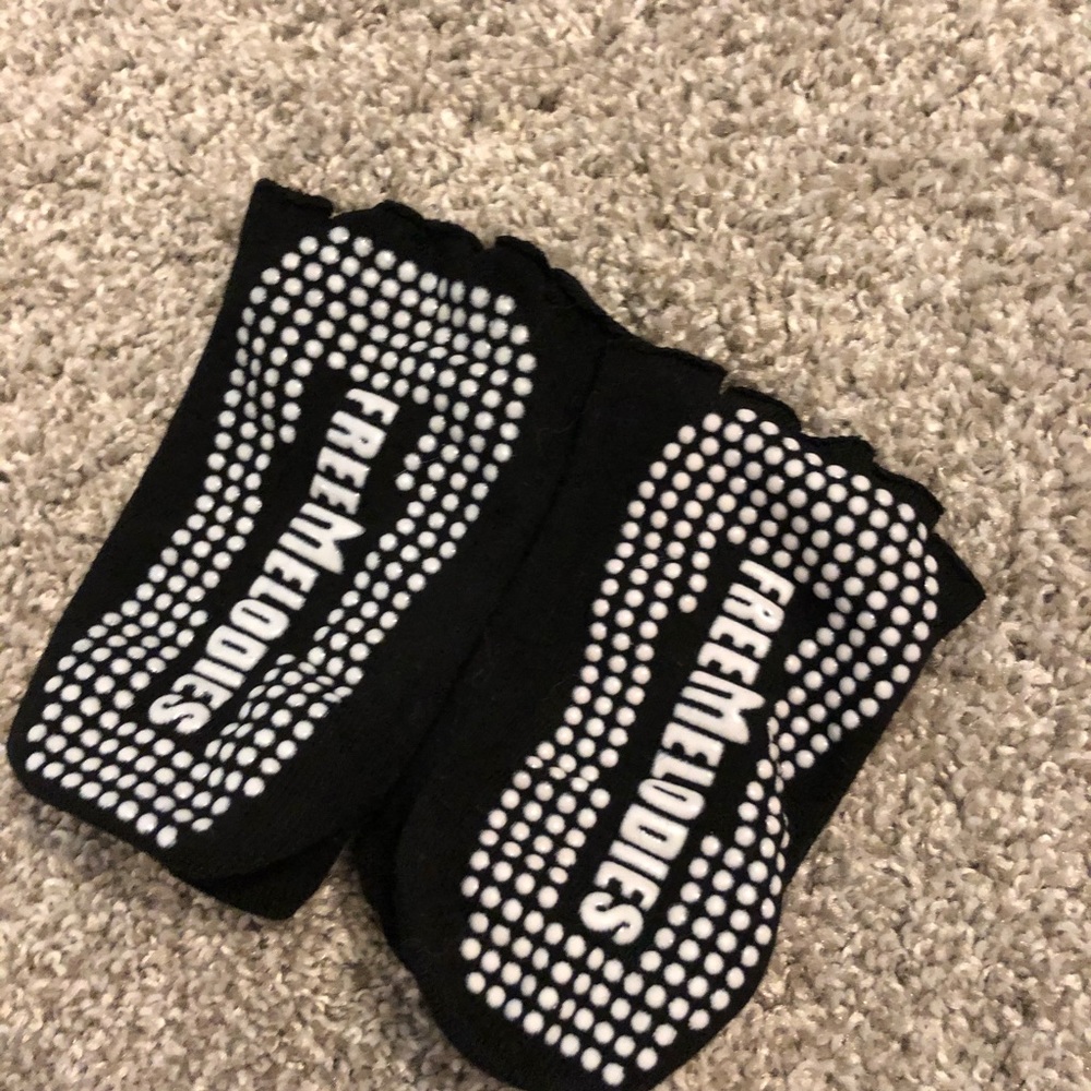 Open toes sticky socks